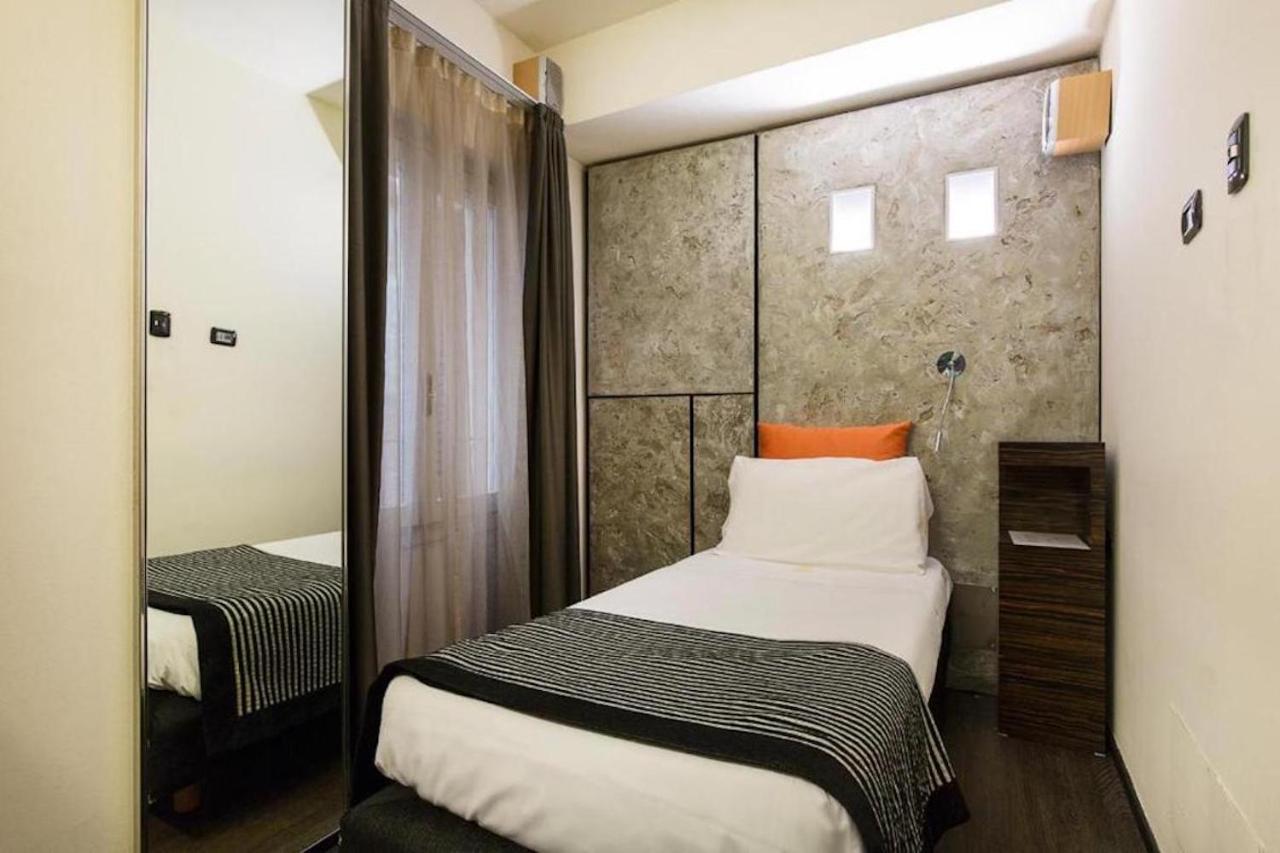 Casa Alle Colonne By Hotel Ancora Verbania Ngoại thất bức ảnh