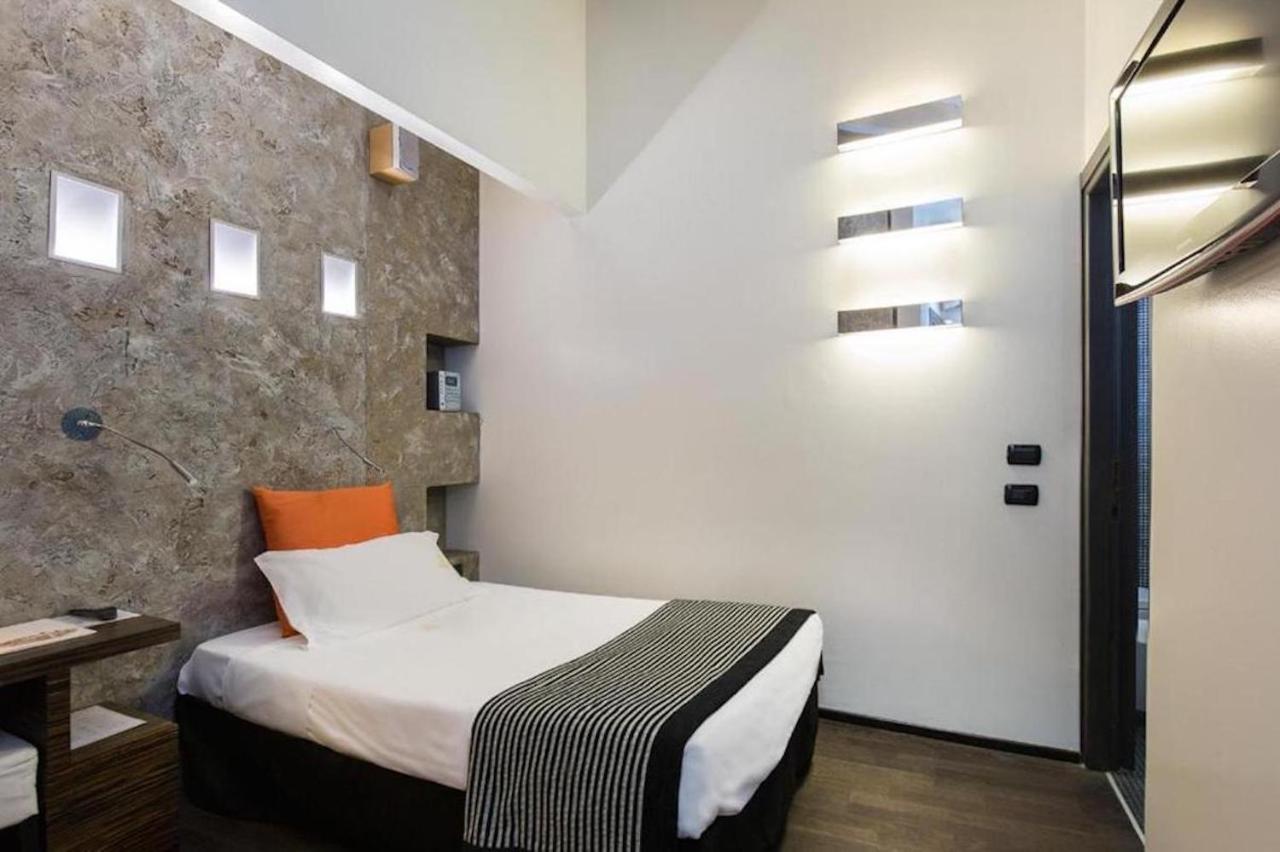 Casa Alle Colonne By Hotel Ancora Verbania Ngoại thất bức ảnh