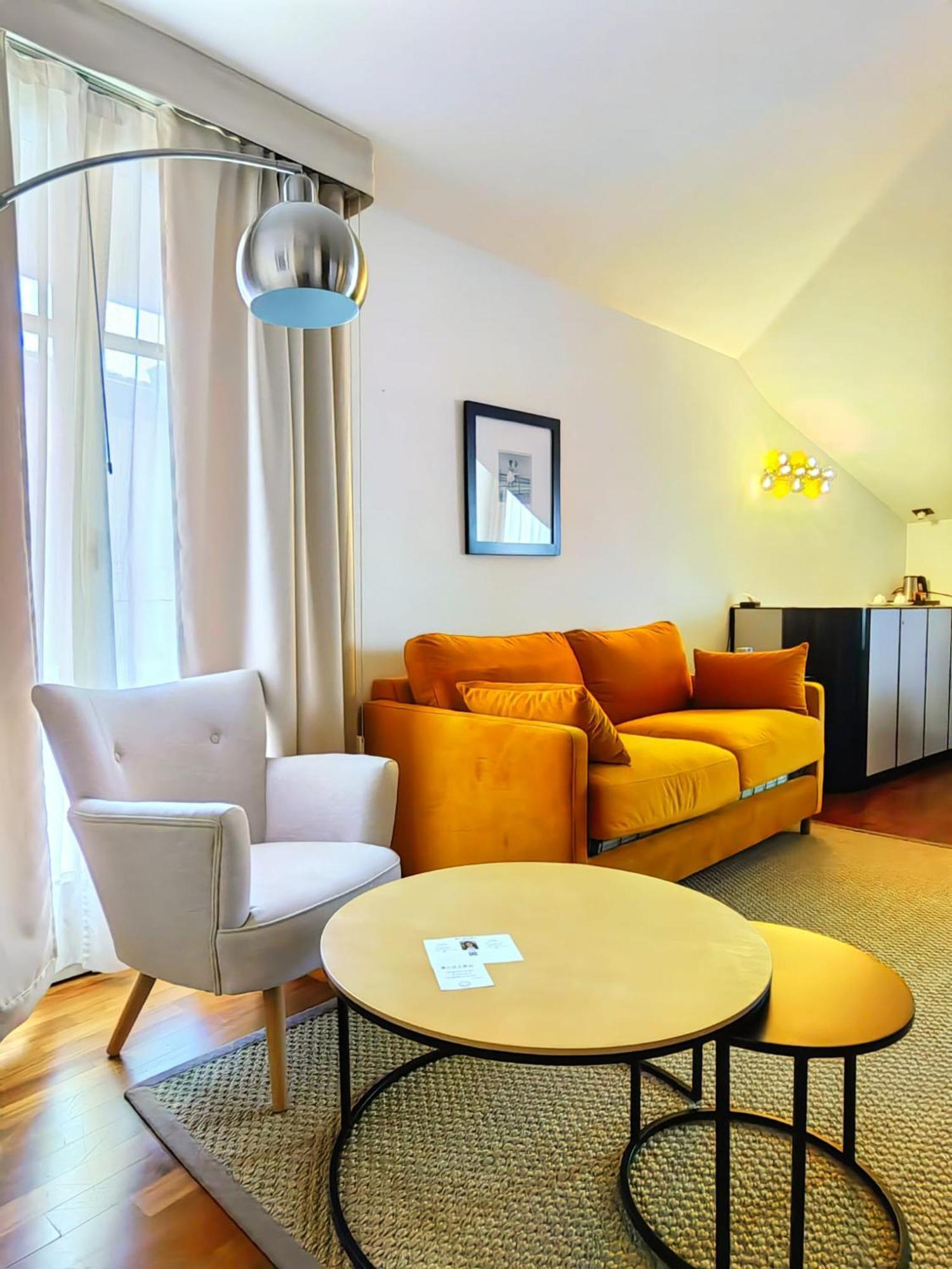 Casa Alle Colonne By Hotel Ancora Verbania Ngoại thất bức ảnh