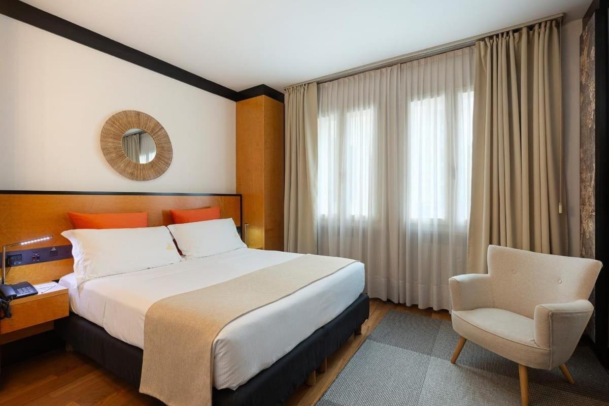Casa Alle Colonne By Hotel Ancora Verbania Ngoại thất bức ảnh