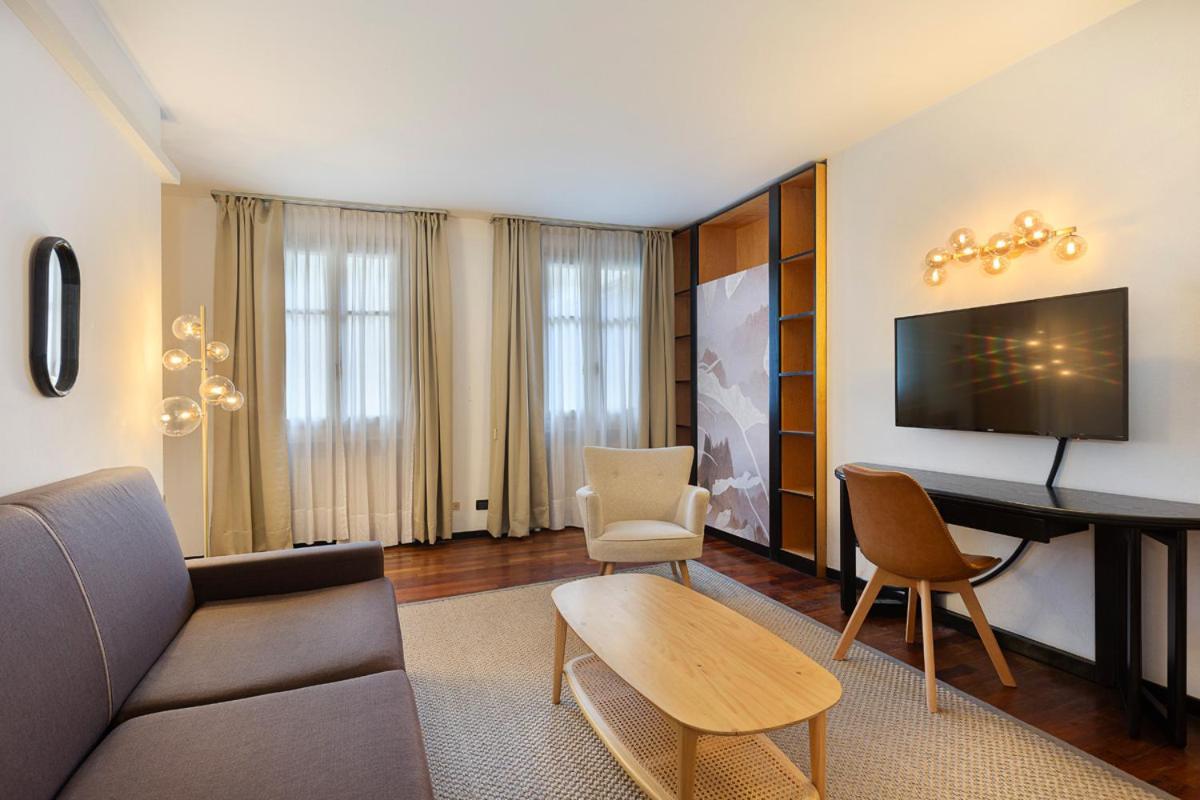 Casa Alle Colonne By Hotel Ancora Verbania Ngoại thất bức ảnh